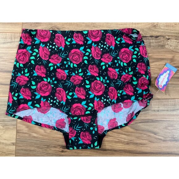 NWT Cheek Boss Red Roses  Size: 2XL - Picture 1 of 5